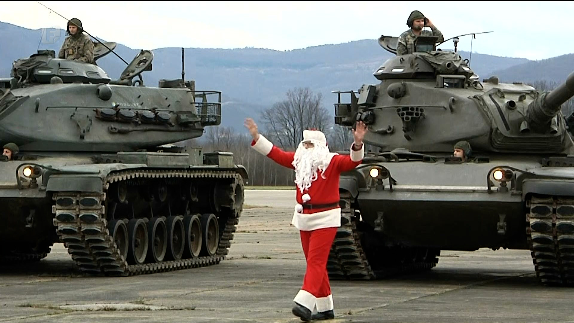 Djeca vojnika u kasarni Dubrave dočekala Djeda Mraza